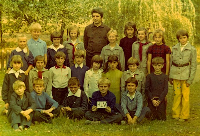 Dyrektor szkoy Wadysaw Wjcik z klas V - rok 1976