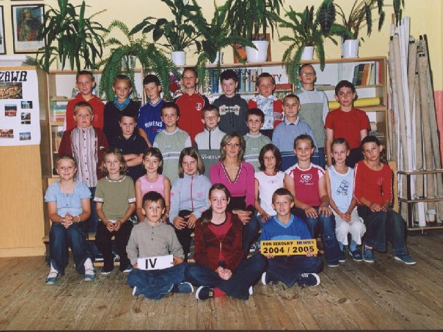 Klasa IV - rok szkolny 2004/2005